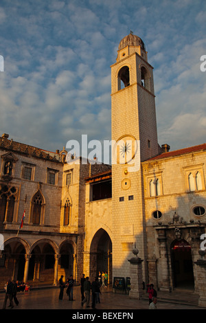 Torre campanaria sul Palazzo Sponza, Dubrovnik, Croazia Foto Stock