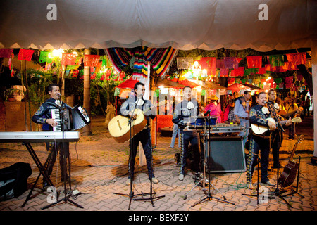 Banda Mariachi, Lienzo Charro, Charreda Show e Fiesta, Guadalajara, Jalisco, Messico Foto Stock