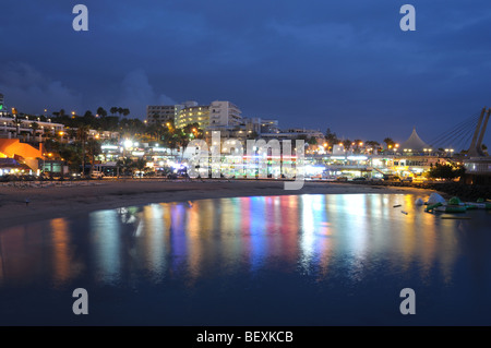 Playa de Torviscas al crepuscolo. Isola Canarie Tenerife, Spagna Foto Stock