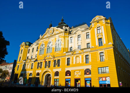 Varoshaza il municipio a Szechenyi ter square a Pecs Ungheria Europa Foto Stock