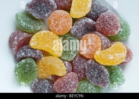 Pastiglia di frutta dolci in una piastra bianca Foto Stock