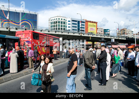 Istanbul Turchia moderna persone trasporto di traffico Foto Stock