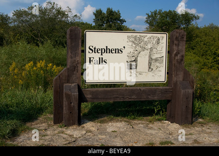 Segno per Stephens cade nel governatore Dodge stato parco vicino Dodgeville, Wisconsin. Foto Stock