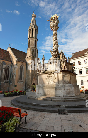 La Santissima Trinità la statua e la capra (Chiesa templom Kecske )- Fo quadrato (Fő Ter) - Sopron, Ungheria Foto Stock