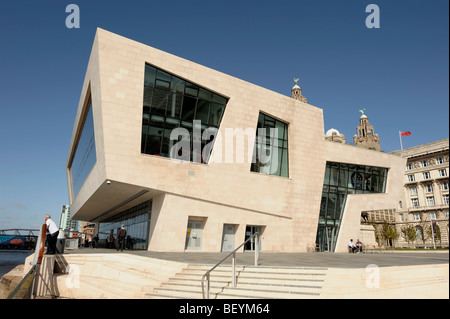 Storia dei Beatles e Ferry Terminal Pier Head Liverpool Merseyside England Regno Unito Foto Stock