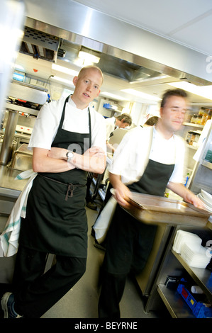 Sarà Holland, capo chef della Michelin La Becasse ristorante, Ludlow, Shropshire, Regno Unito Foto Stock