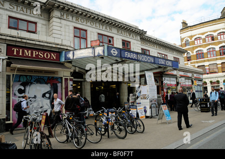 Stazione di Farringdon Clerkenwell Islington Londra Inghilterra REGNO UNITO Foto Stock