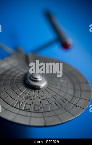 Un modello di peltro del famoso Starship USS Enterprise, da TV Star Trek. Foto Stock