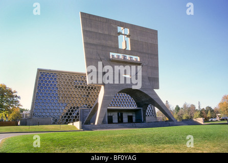 Collegeville, MN Minnesota chiesa cappella della scuola moderna architettura speciale unico getto di calcestruzzo insolito seminario Benedettina Foto Stock