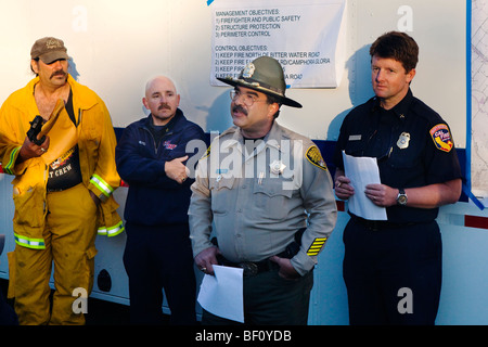 Wildland vigili del fuoco presso la California Gloria wildfire nella contea di Monterey. CALFIRE / CDF Foto Stock