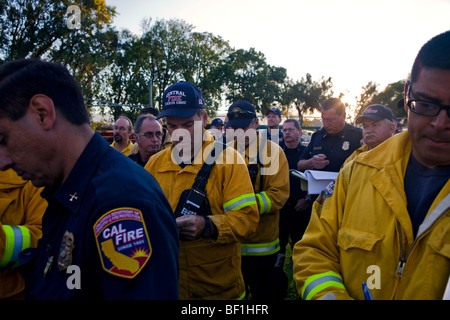 Wildland vigili del fuoco presso la California Gloria wildfire nella contea di Monterey. CALFIRE / CDF Foto Stock