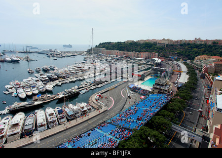 Panoramica di Monaco di formula uno stadio durante il Grand Prix Foto Stock