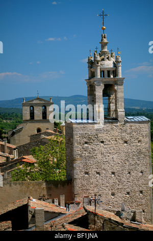 Il Sus-Pous torre di Cucuron datata del XVI secolo hanno preso parte di una fortezza medievale Foto Stock