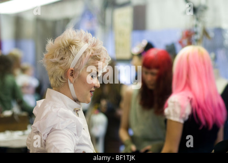 Gioielli e Accessori a Brooklyn mercato indie di Brooklyn a New York  durante il mercato Steampunk Foto stock - Alamy