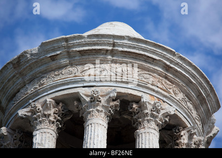 Francia,Glanum, Mausoleo, la parte superiore del monumento ricorda quello di un tempio rotondo o tholos Foto Stock