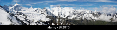 Obergabelhorn, Blanc de Moming, Besso, Dent d'Orens, Pointe de Zinal, Dent Blanche, Grand Cornier, Punto di Moiry, Mont Blanc de ch Foto Stock