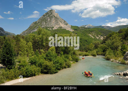 Il Rafting sul Gorges du Verdon, Verdon Gorge o fiume Verdon Alpes-de-Haute-Provence Provence Francia Foto Stock