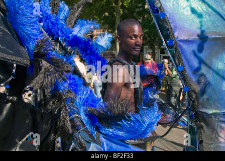 Gli artisti interpreti o esecutori al carnevale di Notting Hill Londra Foto Stock