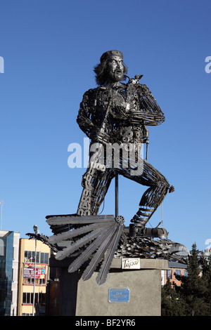 Che Guevara monumento fatto di rottami di metallo riciclato, la Ceja, El Alto , la Paz , Bolivia Foto Stock