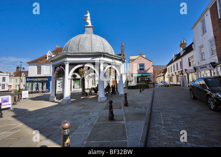 Buttercross e Piazza del Mercato in Bungay, Suffolk Foto Stock