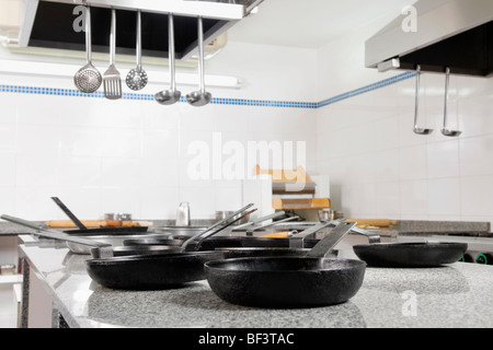 Padelle in cucina Foto Stock