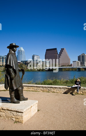 Stevie Ray Vaughan ricordata da questo bronzo Memorial Auditorium rive di Austin in Texas USA Foto Stock