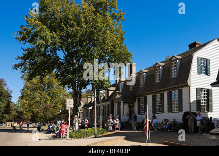 Il re di braccia Taverna sulla duca di Gloucester Street (la strada principale), Colonial Williamsburg, Virginia, Stati Uniti d'America Foto Stock