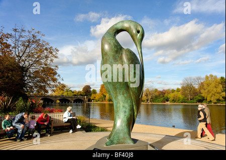 Isis scultura in bronzo di artista Simon perno. Hyde Park. Londra. Regno Unito 2009. Foto Stock