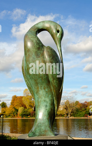 Isis scultura in bronzo di artista Simon perno. Hyde Park. Londra. Regno Unito 2009. Foto Stock