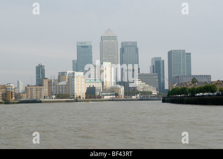 Docklands di Londra Canary Wharf Fiume Tamigi skyline. Regno Unito HOMER SYKES Foto Stock