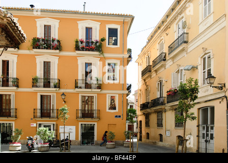 Trompe d'oeil dipinti su edificio anteriore su Plaza de Sant Nicolau a Valencia, Spagna Foto Stock