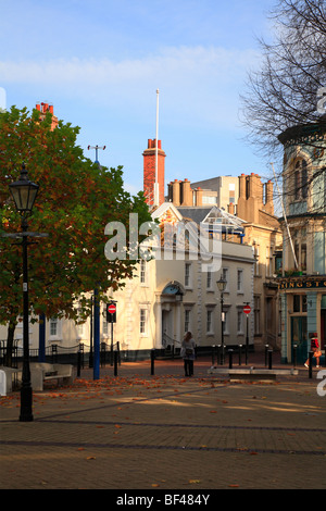 Trinity House e Piazza della Trinità di Kingston upon Hull, East Yorkshire, Inghilterra, Regno Unito. Foto Stock