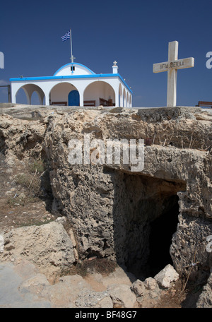 Ingresso per la metropolitana antica chiesa di Ayia thekla repubblica di Cipro in Europa Foto Stock