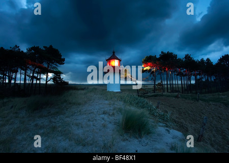 Gellen faro sulla isola di Hiddensee di notte, Meclemburgo-Pomerania Occidentale, Germania, Europa Foto Stock