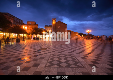 Chiesa di Sant'Agostino in Piazza IX Aprile, Taormina, Sicilia, Italia Foto Stock