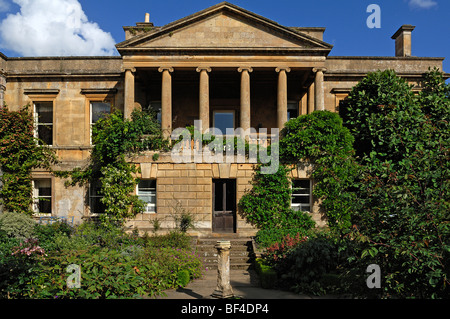 Edificio con colonne di Kiftsgate Court Gardens, alla fine del XIX secolo, mickleton, Chipping Campden, Gloucestershire, en Foto Stock