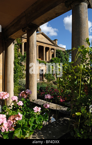 Edificio con colonne di Kiftsgate Court Gardens, alla fine del XIX secolo, mickleton, Chipping Campden, Gloucestershire, en Foto Stock