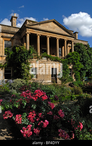 Edificio con colonne di Kiftsgate Court Gardens, alla fine del XIX secolo, mickleton, Chipping Campden, Gloucestershire, en Foto Stock