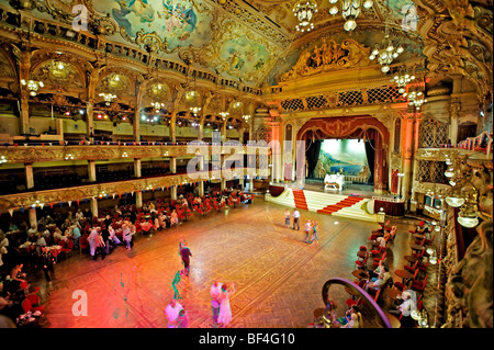 La Blackpool Tower Ballroom, veterano della settimana la sfera Foto Stock