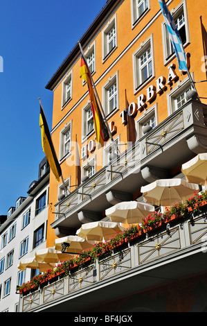 Hotel Torbraeu a Isartor gate, Monaco di Baviera, Germania, Europa Foto Stock