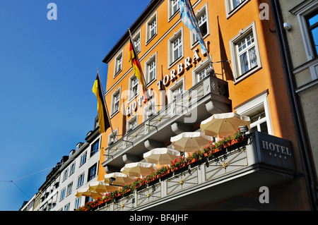 Hotel Torbraeu a Isartor gate, Monaco di Baviera, Germania, Europa Foto Stock