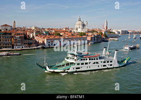 Minoan Lines traghetto che naviga in direzione di Corfù, Grecia, vista di Venezia, Italia e Europa Foto Stock