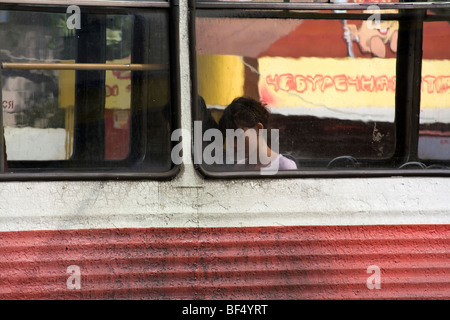 Pendolari sul tram, Russia Foto Stock