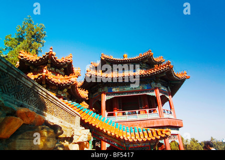 Passeggiando attraverso uno scorrimento immagine, Palazzo Estivo, Pechino, Cina Foto Stock