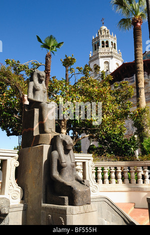Scultura egiziana presso il Castello di Hearst, San Simeone, CALIFORNIA, STATI UNITI D'AMERICA Foto Stock