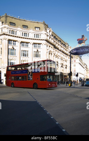 Oxford Circus con nuovo X crossing, Londra Foto Stock