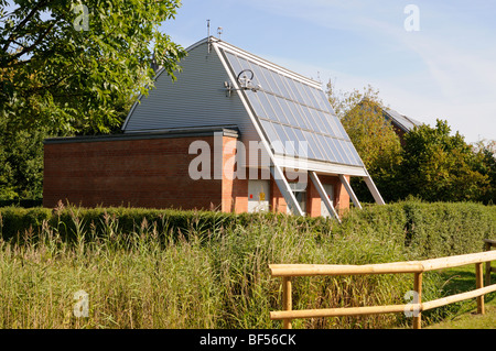 Heizzentrale einer Solarsiedlung a Amburgo, Deutschland. - Riscaldamento centrale di un insediamento solare ad Amburgo, in Germania. Foto Stock