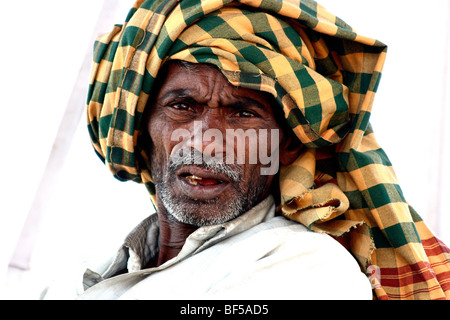 Ritratto, camel driver, Pushkar, Rajasthan, India, Asia del Sud Foto Stock