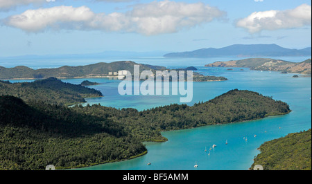 Vista aerea del Whitsunday Island, davanti ad Hamilton Island Resort, Whitsundays, Whitsunday Islands National Park, Queensland Foto Stock