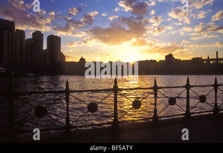 Tramonto sul Porto di Sydney Foto Stock